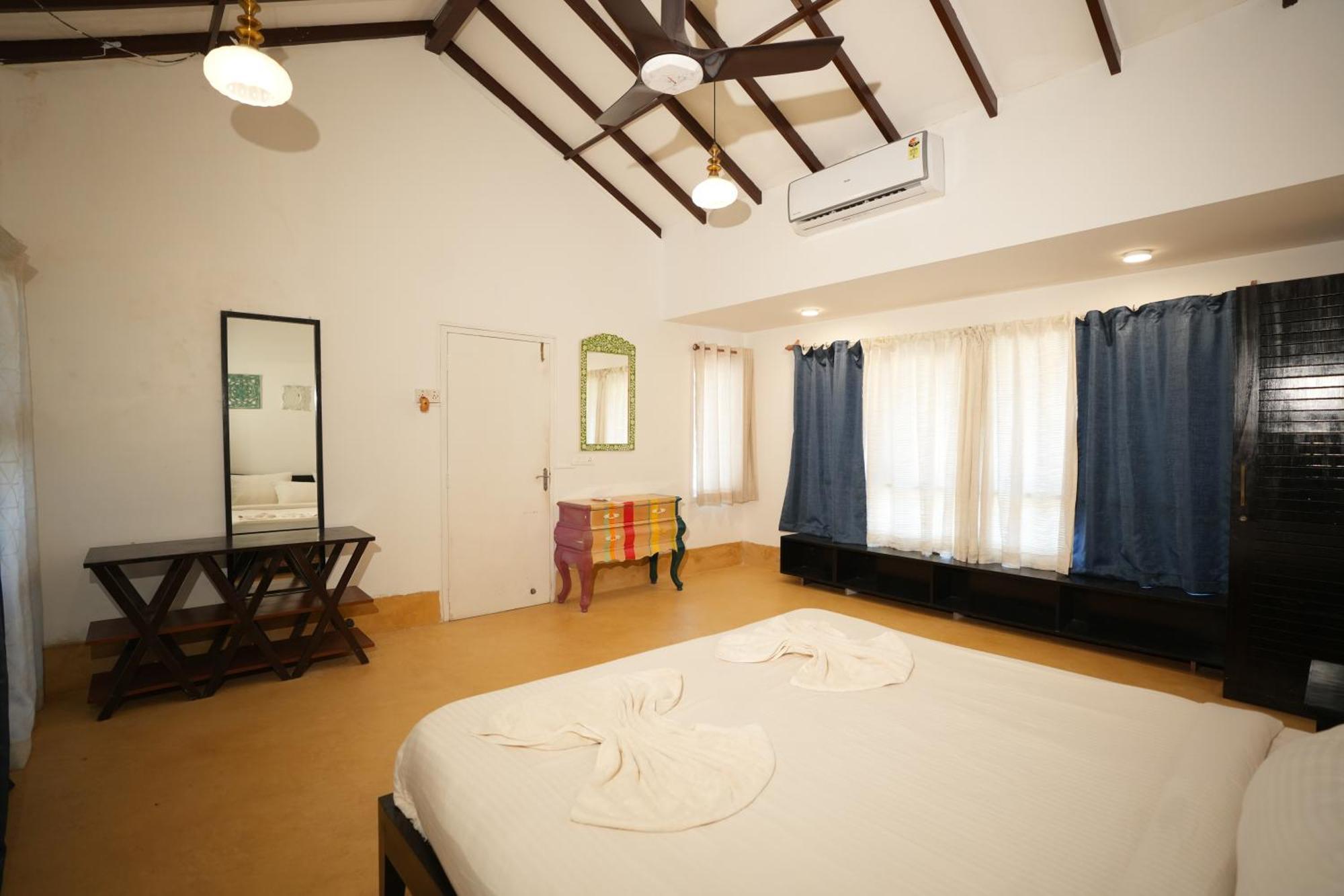 Villa M - Solitude 2 Candolim Goa 3Bhk, Pool Facing, Near Beach, Free Breakfast, Free Wifi And Prime Location מראה חיצוני תמונה