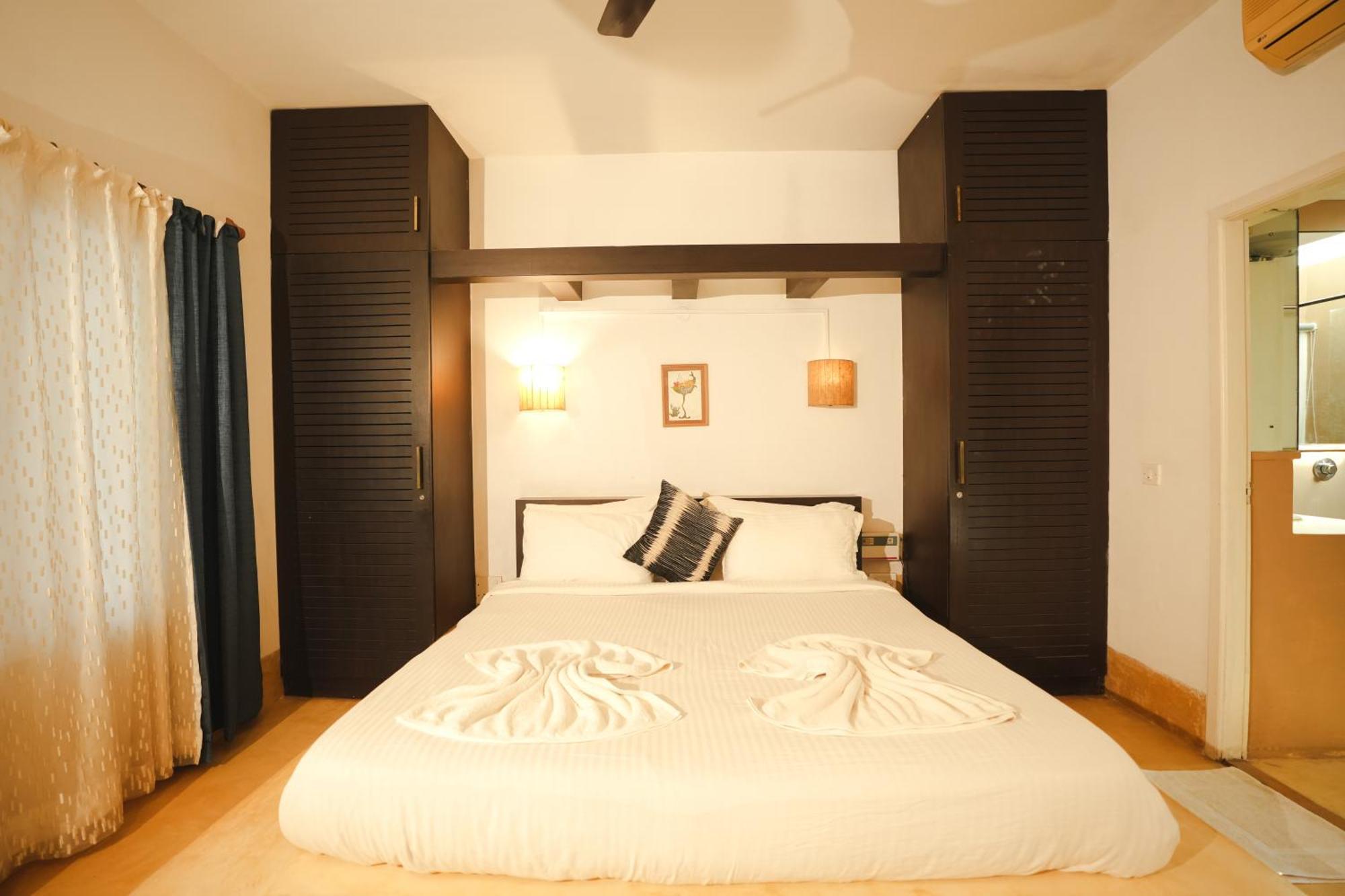 Villa M - Solitude 2 Candolim Goa 3Bhk, Pool Facing, Near Beach, Free Breakfast, Free Wifi And Prime Location מראה חיצוני תמונה